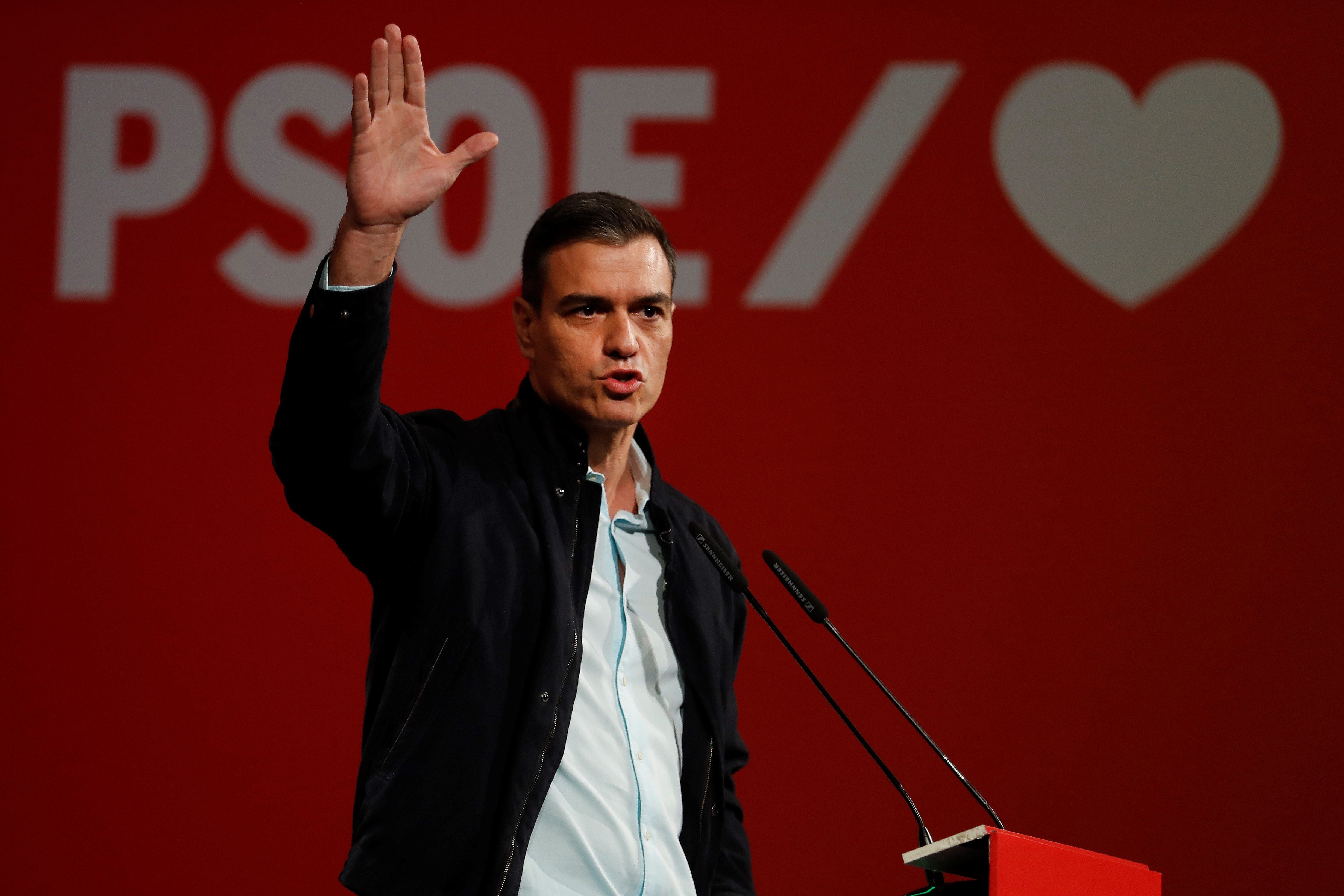 Pedro Sánchez: "La derecha es la de recortes, corrupción y bloqueo, y pactar con la ultraderecha" Pedro Sánchez: "La derecha es la de recortes, corrupción y bloqueo, y pactar con la ultraderecha"