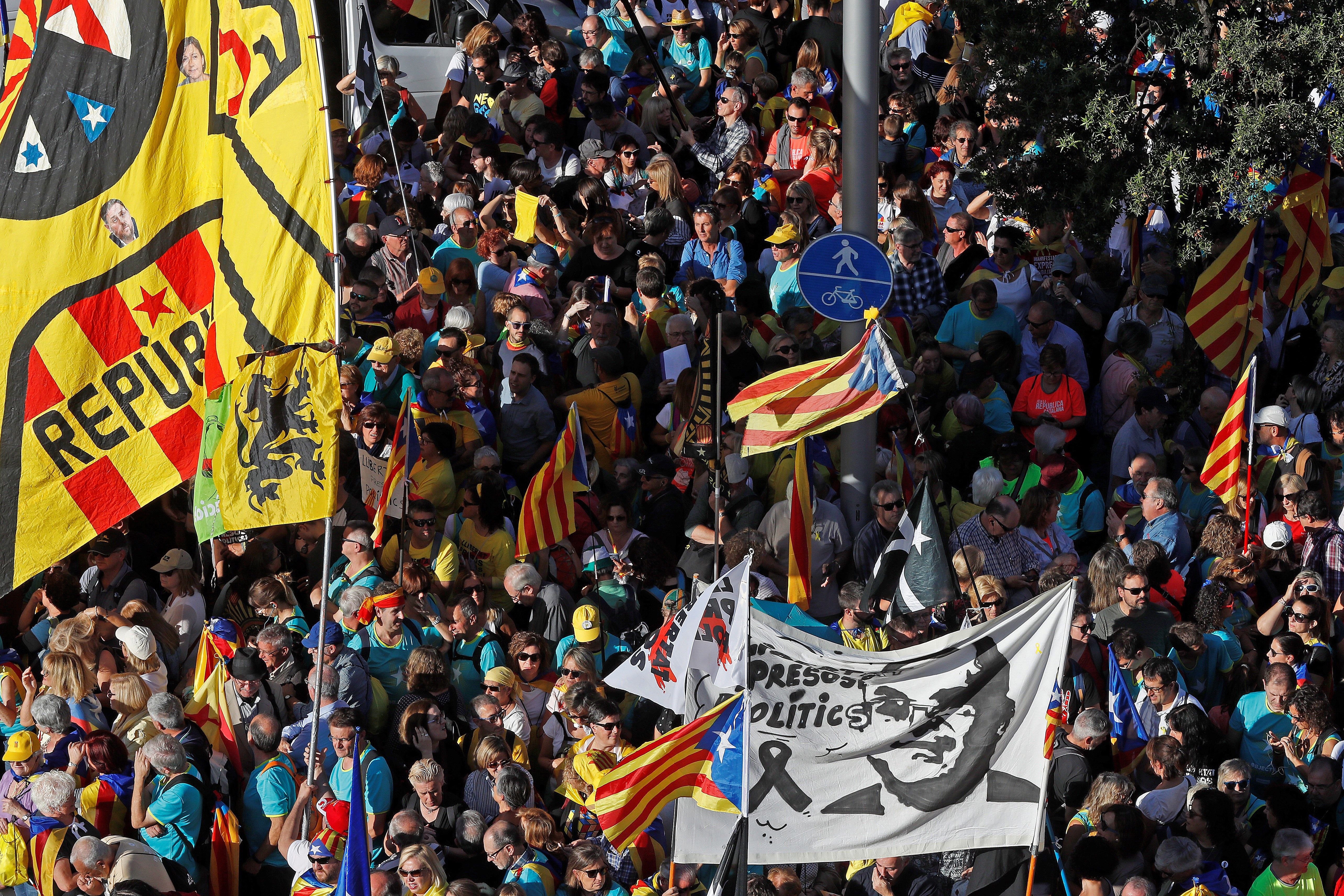 Multitudinaria manifestación soberanista en Barcelona contra la sentencia del procés Multitudinaria manifestación soberanista en Barcelona contra la sentencia del procés