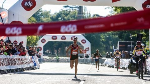 Elena Loyo cruza la meta en primera posici&oacute;n