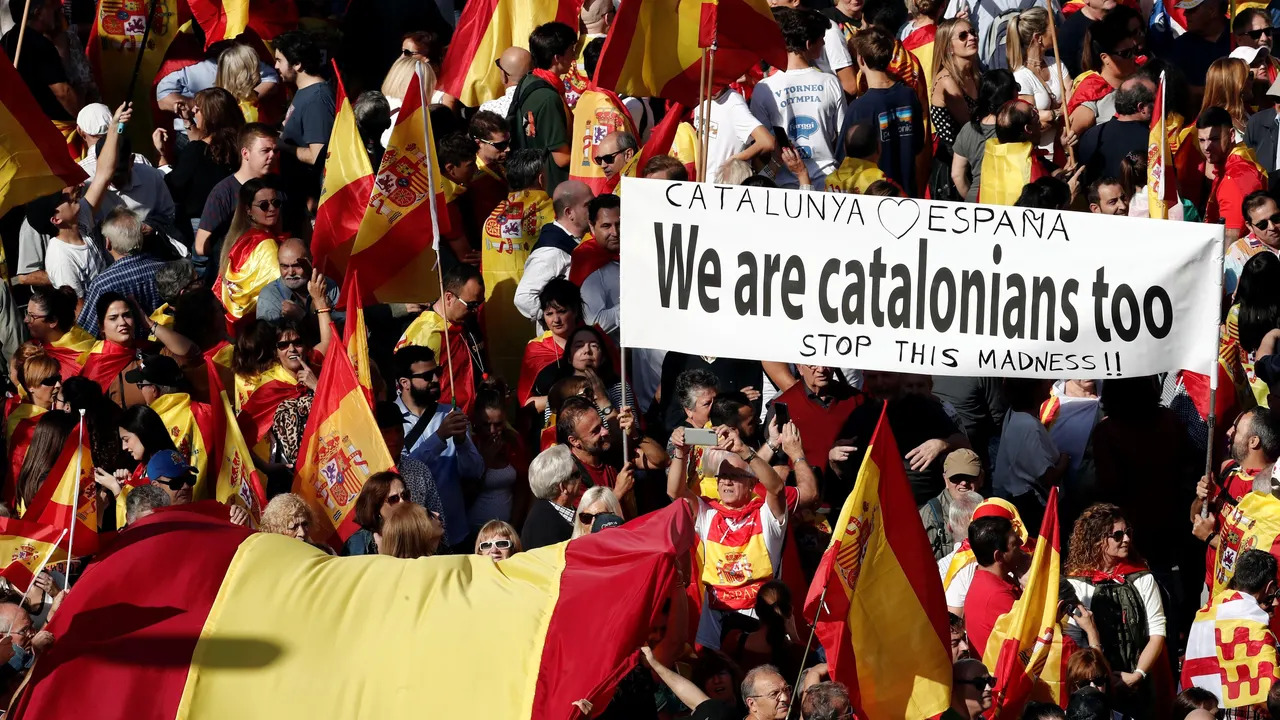 Manifestación constitucionalista en Barcelona por la unidad de España y la convivencia