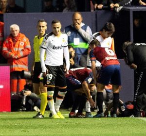 Rodrigo se va expulsado ante Osasuna Rodrigo se va expulsado ante Osasuna