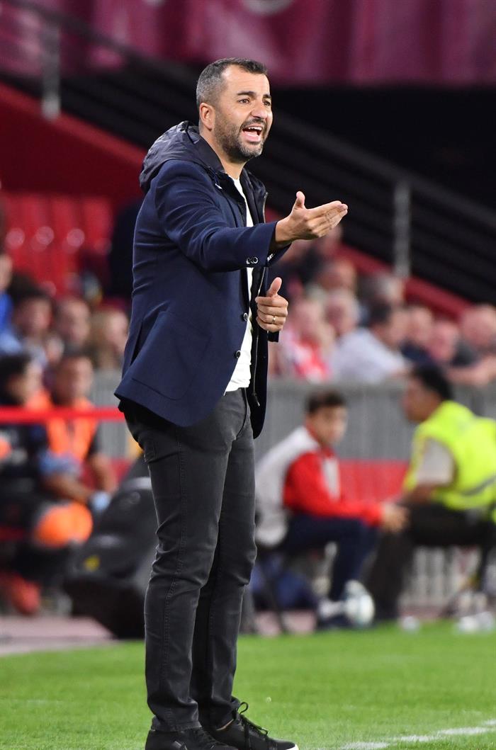 Diego Martínez: "Estamos muy ilusionados, Los Cármenes vivirá su primer partido europeo" Diego Martínez: "Estamos muy ilusionados, Los Cármenes vivirá su primer partido europeo"