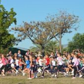 Unos mil niños y niñas disfrutaron de una mañana deportiva que mezcló atletismo y cultura en La Alcudia.
