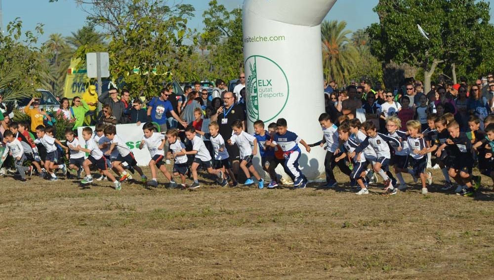 Los más pequeños disfrutaron, un año más, del Cross que dio el pistoletazo de salida a los Juegos Deportivos Municipales de Elche.