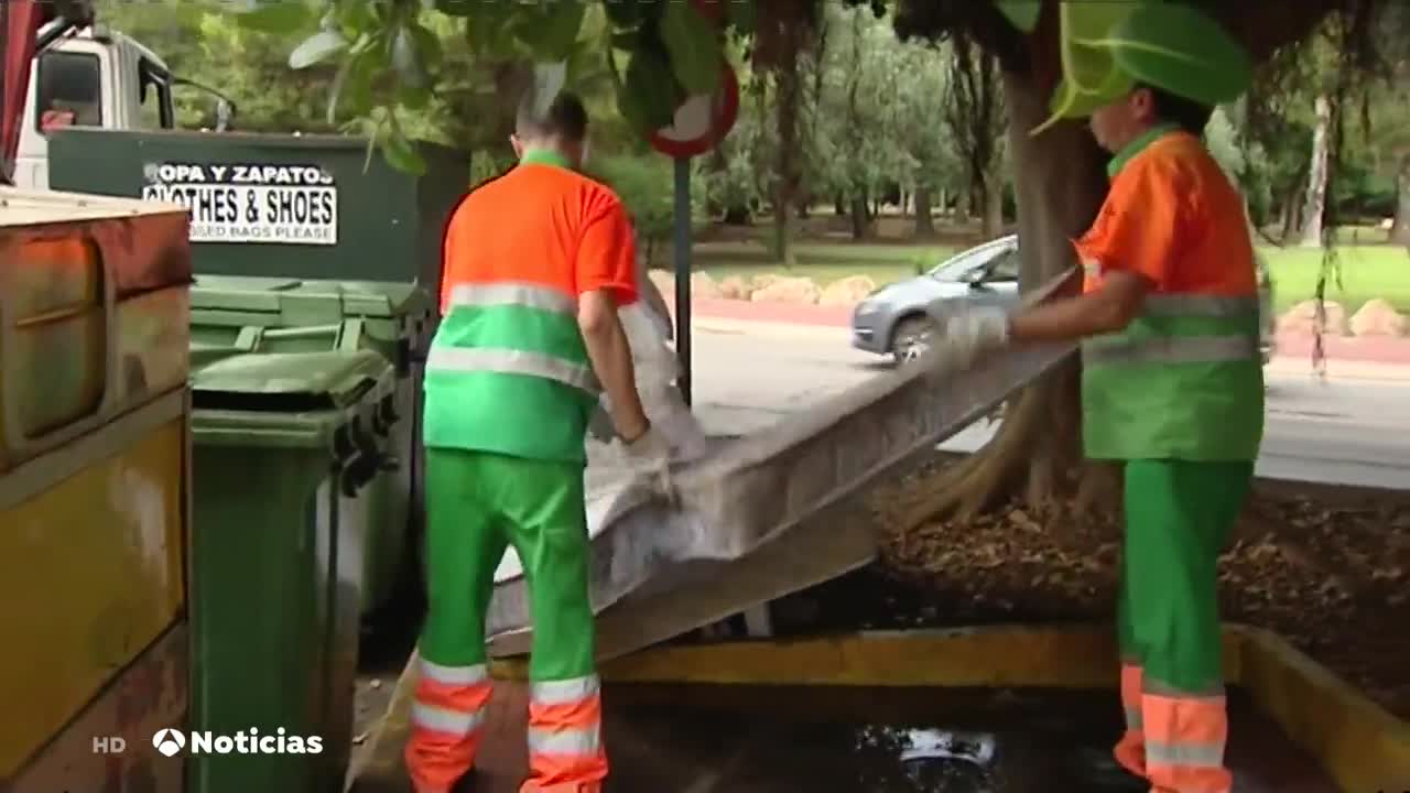 Se busca explicación para el misterio de los 9.000 colchones abandonados en Torrevieja Se busca explicación para el misterio de los 9.000 colchones abandonados en Torrevieja