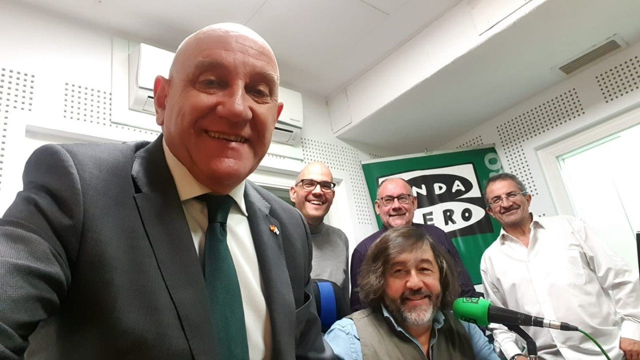 Tertulia de actualidade en Más de Uno Ourense Tertulia de actualidade en Más de Uno Ourense