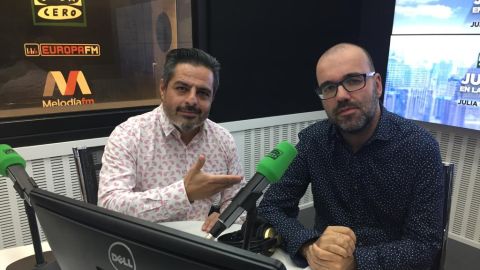 Jalis de la Serna y Borja Ter&aacute;n, en los estudios de Onda Cero.