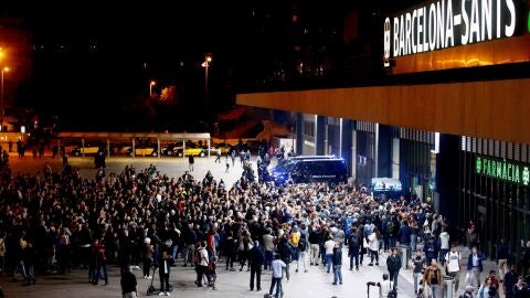 Los CDR tratan de bloquear la estaci&oacute;n de Sants, en Barcelona