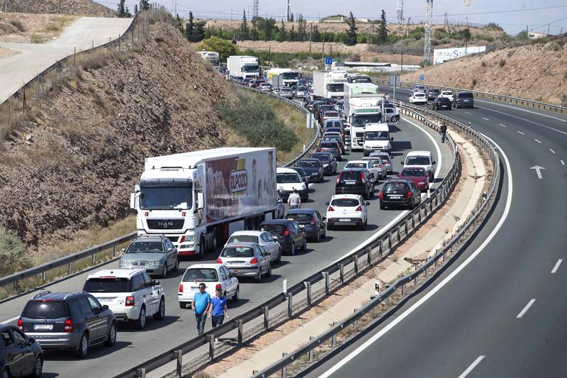 Peajes en las autovías: el sistema que propone el Gobierno para pagar por su uso Peajes en las autovías: el sistema que propone el Gobierno para pagar por su uso