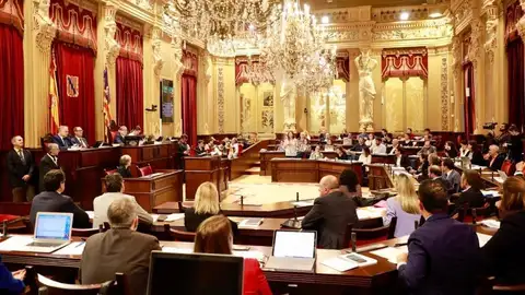 Francina Armengol, durante el Pleno parlamentario Francina Armengol, durante el Pleno parlamentario