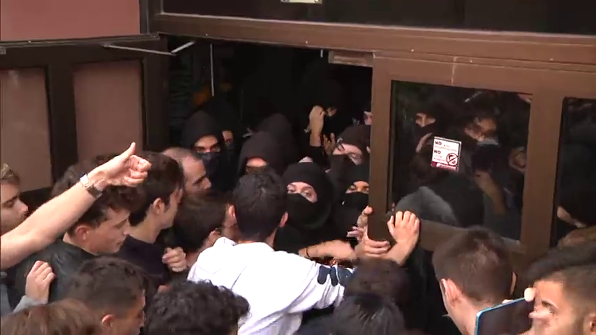 La Tertulia: Cataluña, del 'apreteu' al 'aprobeu' La Tertulia: Cataluña, del 'apreteu' al 'aprobeu'