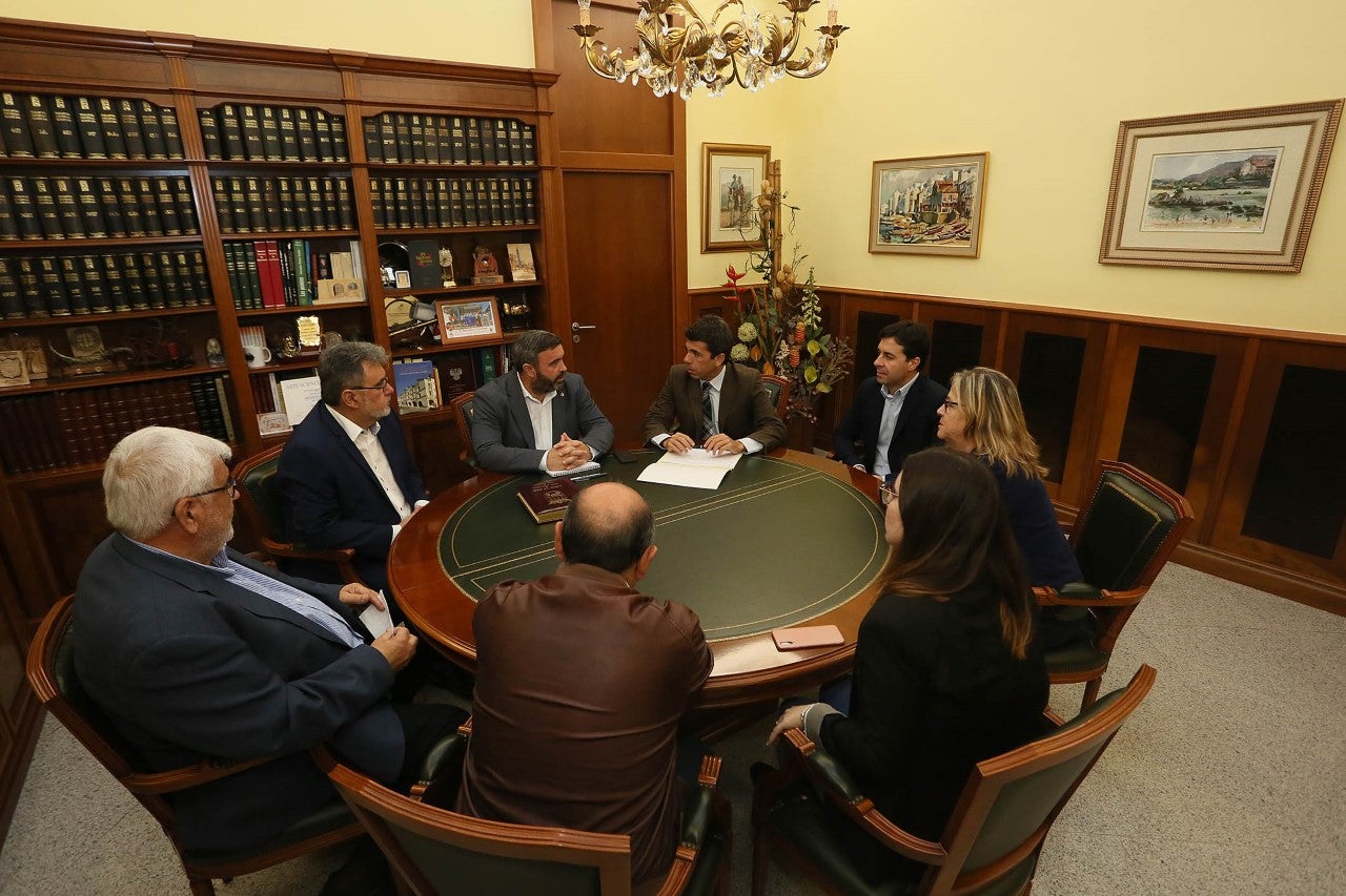 El presidente de la Diputación de Alicante se compromete en Crevillent a contribuir con las necesidades de la localidad El presidente de la Diputación de Alicante se compromete en Crevillent a contribuir con las necesidades de la localidad