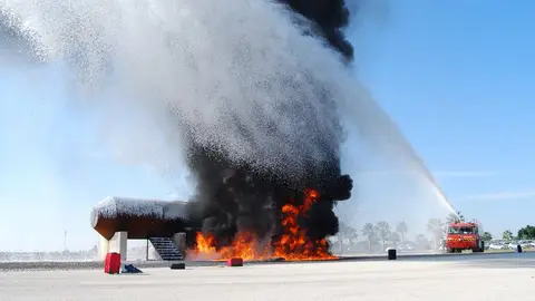Simulacro accidente de avión en Aeropuerto Alicante-Elche. Simulacro accidente de avión en Aeropuerto Alicante-Elche.