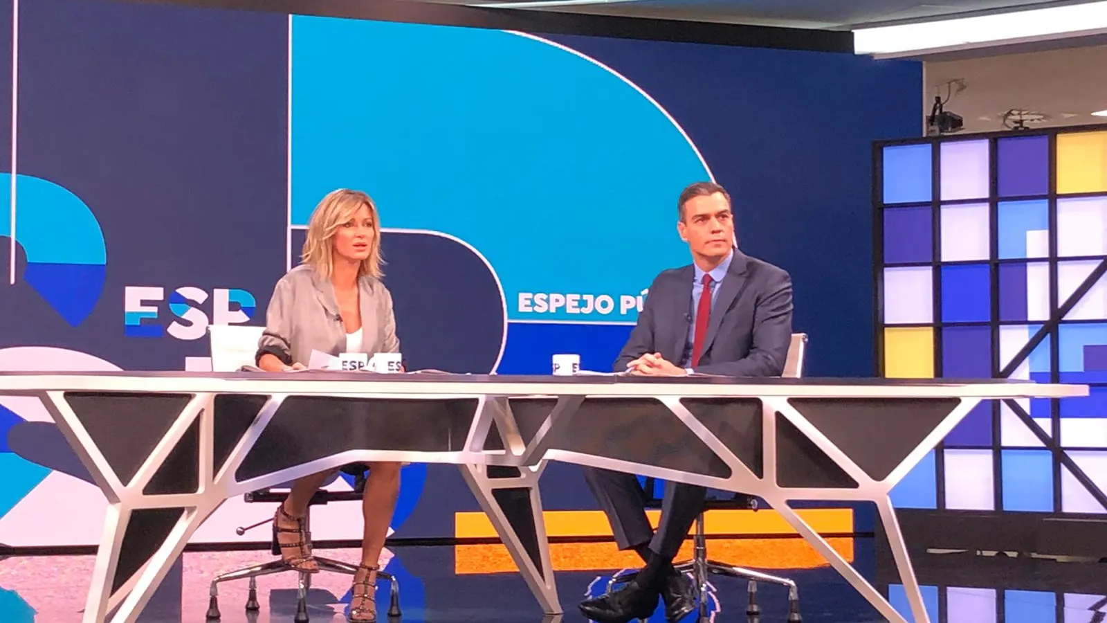 Pedro Sánchez en el plató de Espejo Público Pedro Sánchez en el plató de Espejo Público