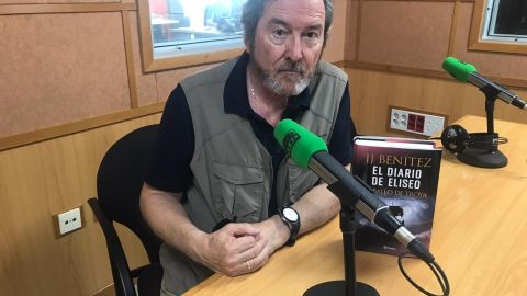 J.J. Ben&iacute;tez en Onda Cero Canarias