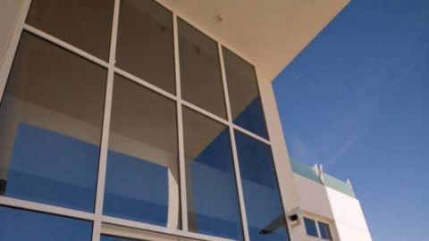 Presidente : Carlos Infanz&oacute;n 