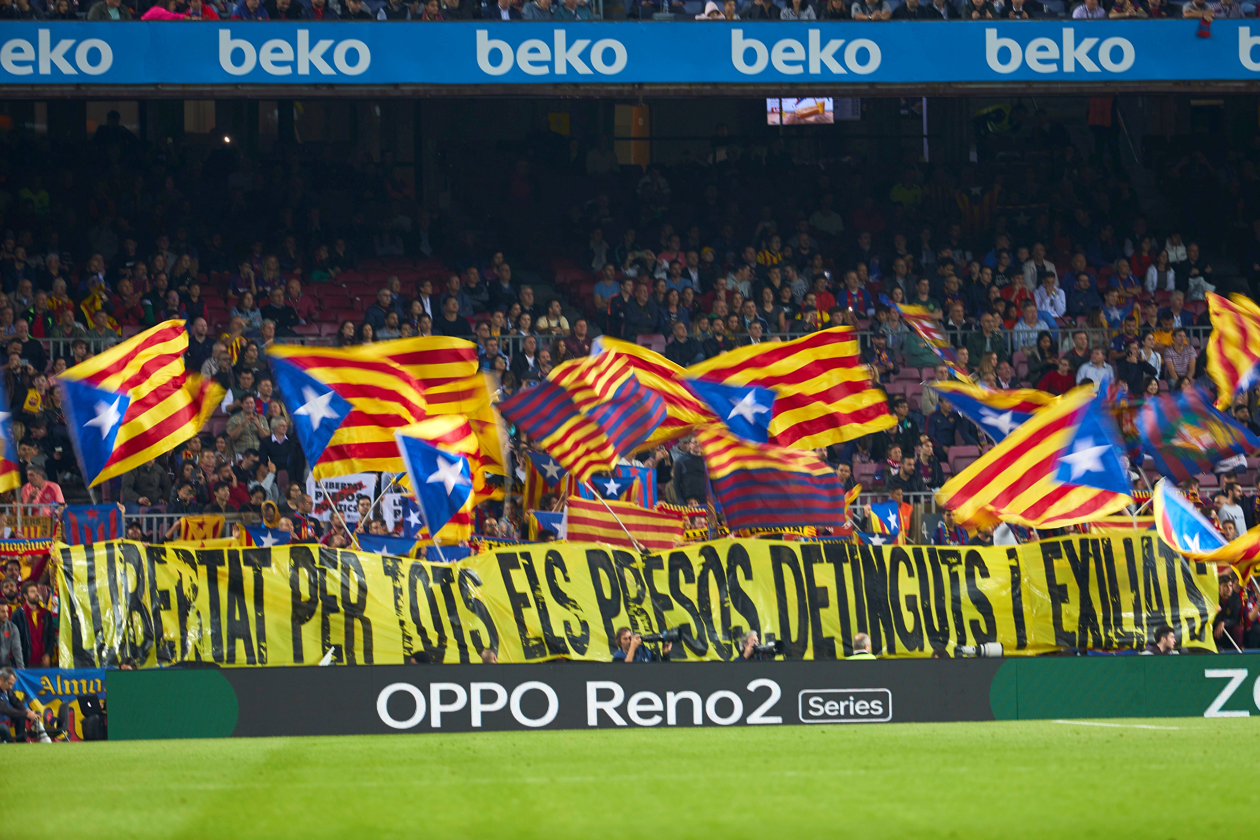 El debate de los jueves: ¿Permitirías la pancarta independentista para calmar el partido del Camp Nou con el Madrid? El debate de los jueves: ¿Permitirías la pancarta independentista para calmar el partido del Camp Nou con el Madrid?