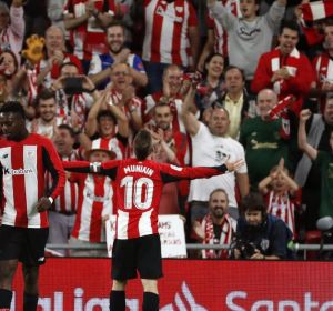 Muniain celebra un gol con la grada de San Mamés Muniain celebra un gol con la grada de San Mamés