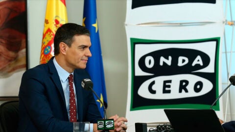 Pedro S&aacute;nchez en un momento de la entrevista con Carlos Alsina