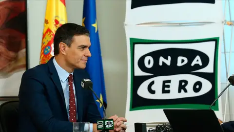 Pedro Sánchez en un momento de la entrevista con Carlos Alsina Pedro Sánchez en un momento de la entrevista con Carlos Alsina