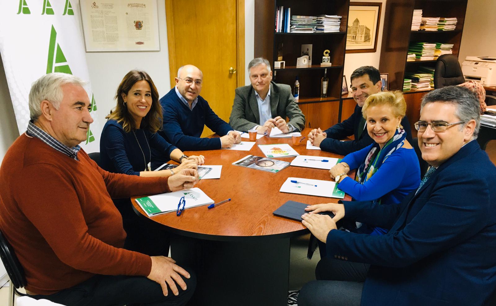 Romero: "Un gobierno del PP daría máxima seguridad y certidumbre a las familias que viven del campo" Romero: "Un gobierno del PP daría máxima seguridad y certidumbre a las familias que viven del campo"