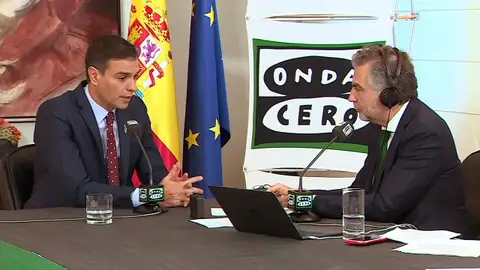 Pedro Sánchez durante la entrevista en Más de uno con Carlos Alsina Pedro Sánchez durante la entrevista en Más de uno con Carlos Alsina