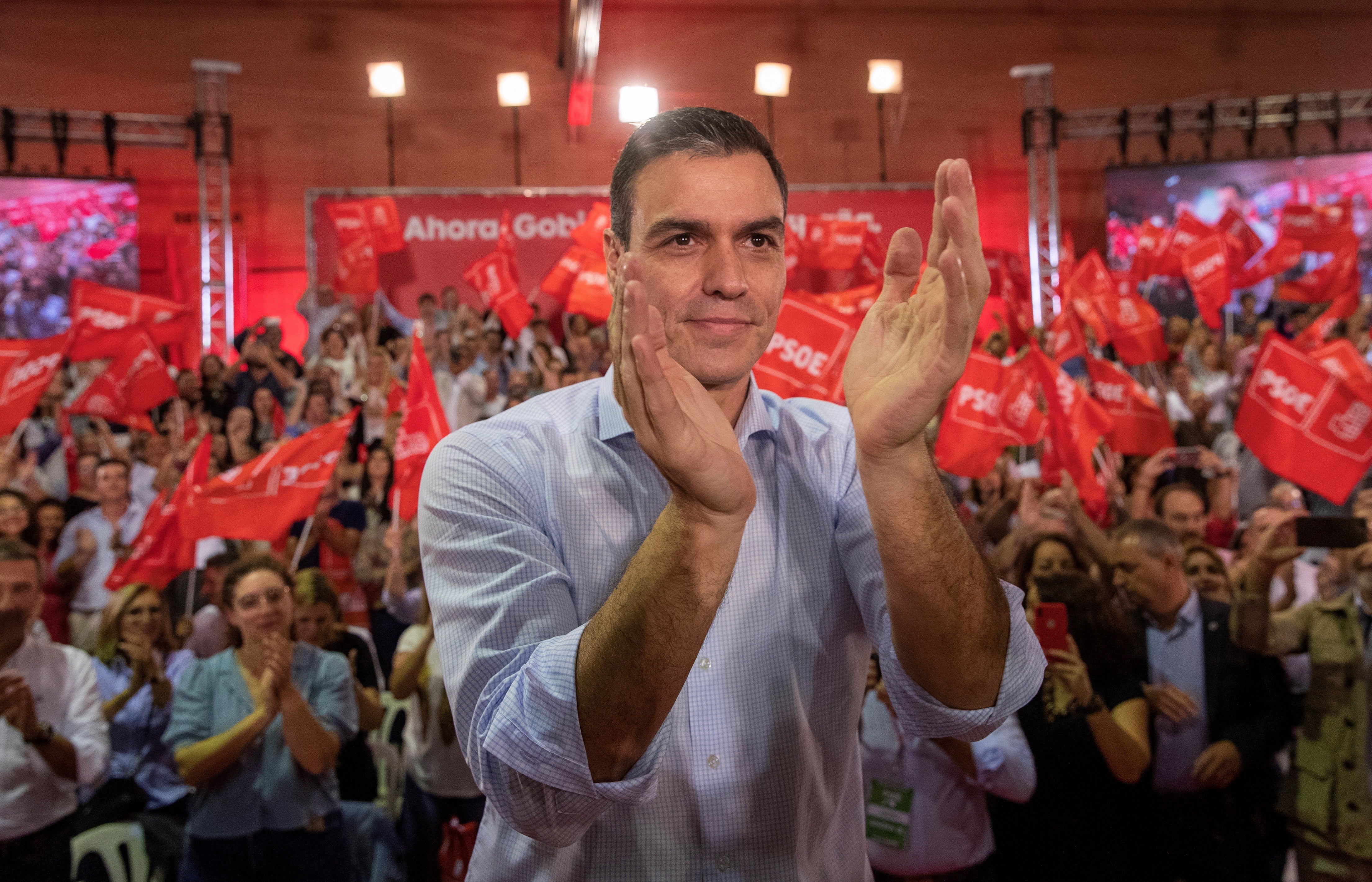 Sánchez arranca la campaña pidiendo que se vote "en masa y con más fuerza" Sánchez arranca la campaña pidiendo que se vote "en masa y con más fuerza"