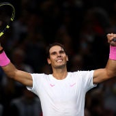Rafa Nadal celebra su victoria en el Másters 1000 de París