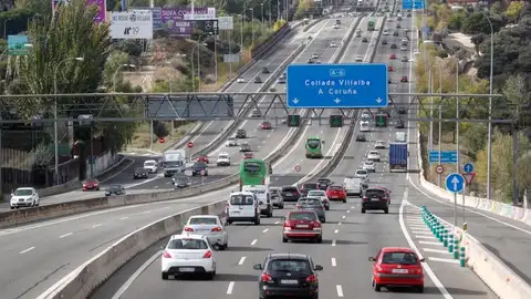Autovía A-6 en Madrid, a la altura de Collado Villalba Autovía A-6 en Madrid, a la altura de Collado Villalba