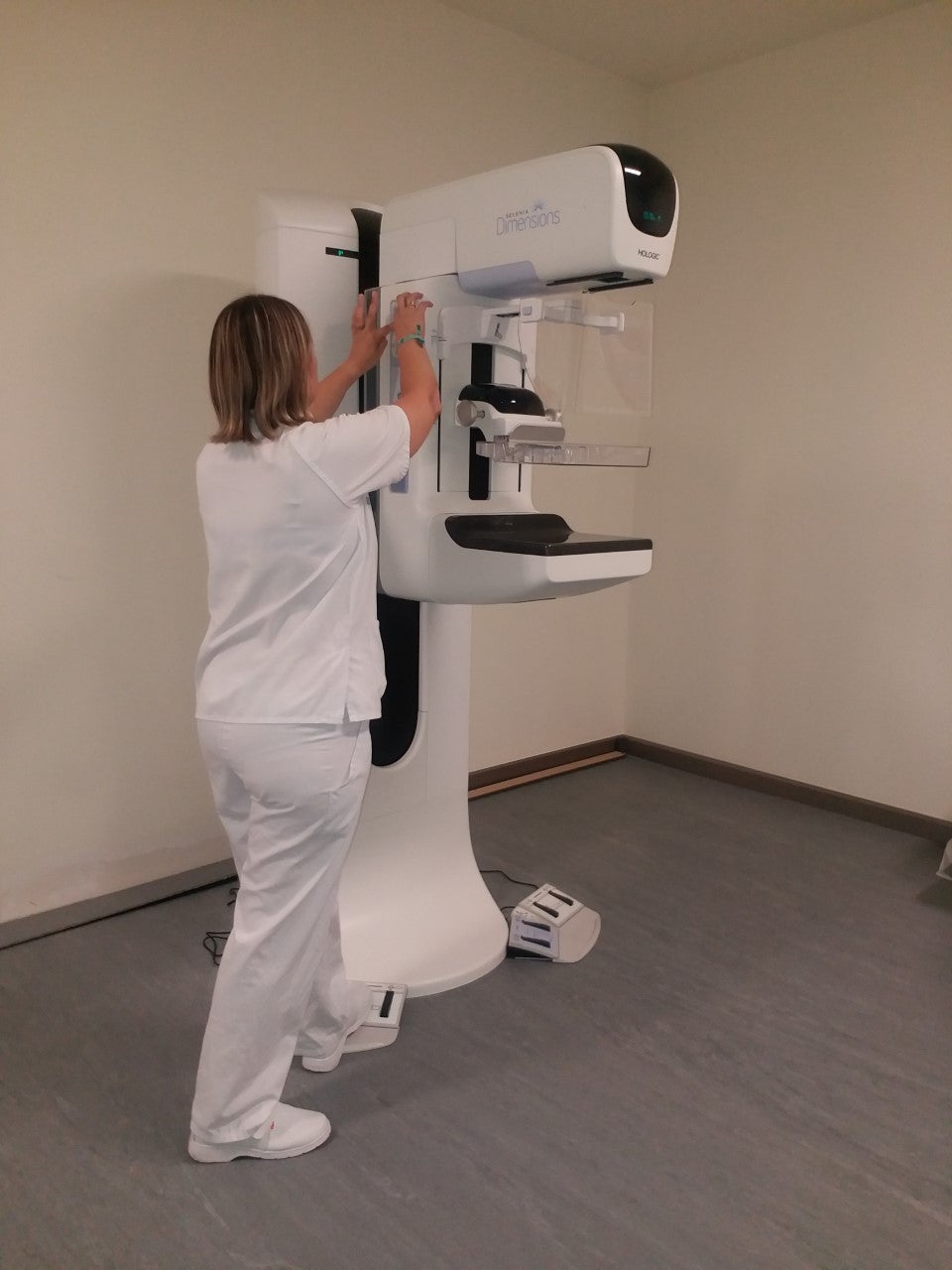 En Elche se diagnostican al año en torno a 135 nuevos casos de cáncer de mama En Elche se diagnostican al año en torno a 135 nuevos casos de cáncer de mama