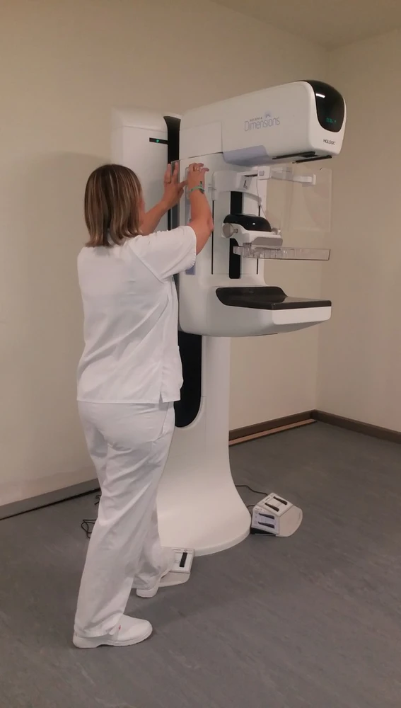 Nuevo mamógrafo en el Hospital General Universitario de Elche.
