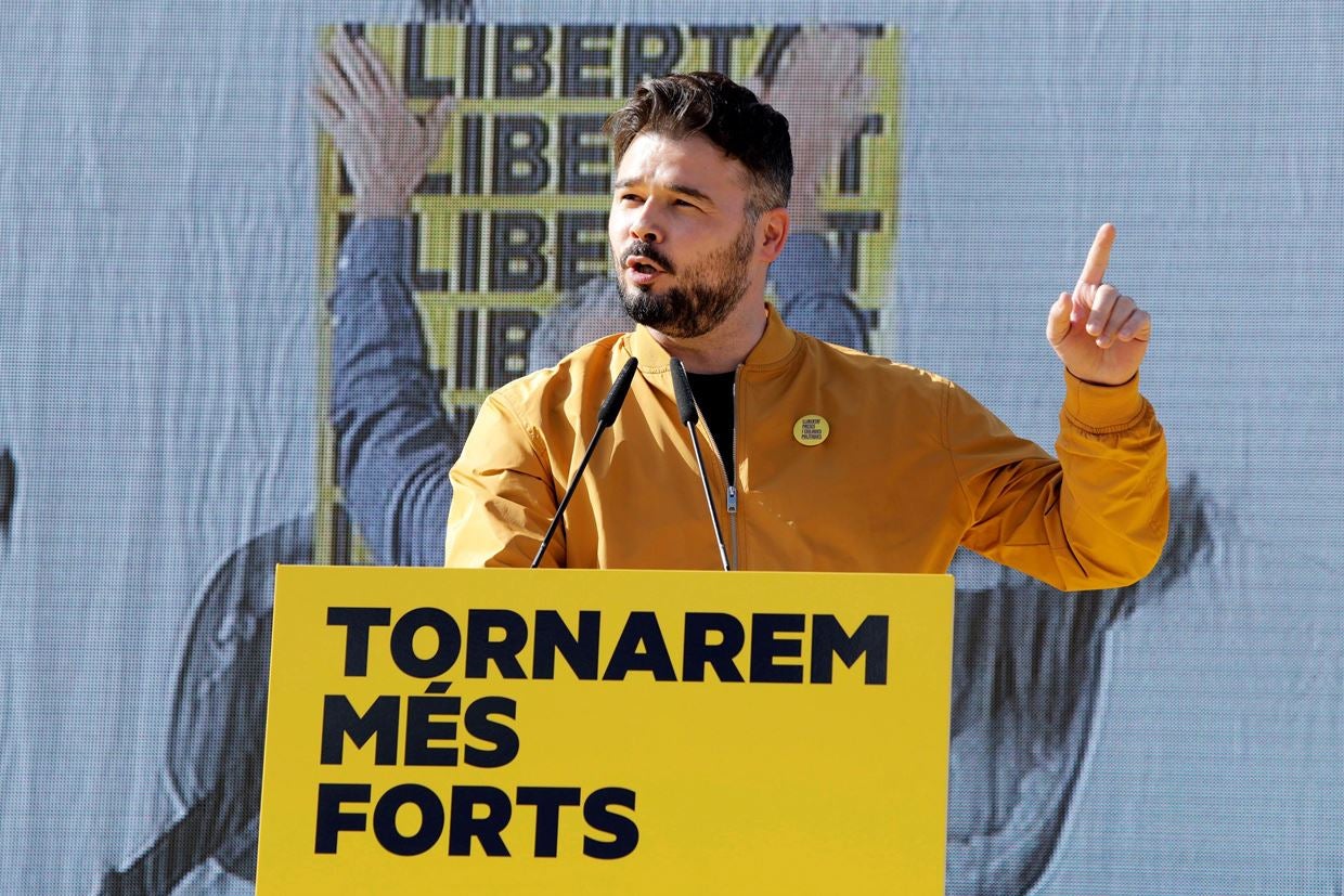 Las preguntas de Amón: "¿Os convence el teatrillo con el que ERC finge un voto negativo al pacto de Sánchez e Iglesias?" Las preguntas de Amón: "¿Os convence el teatrillo con el que ERC finge un voto negativo al pacto de Sánchez e Iglesias?"