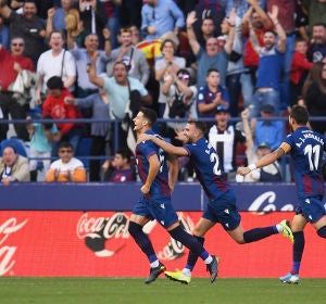 Los jugadores del Levante celebran un gol Los jugadores del Levante celebran un gol