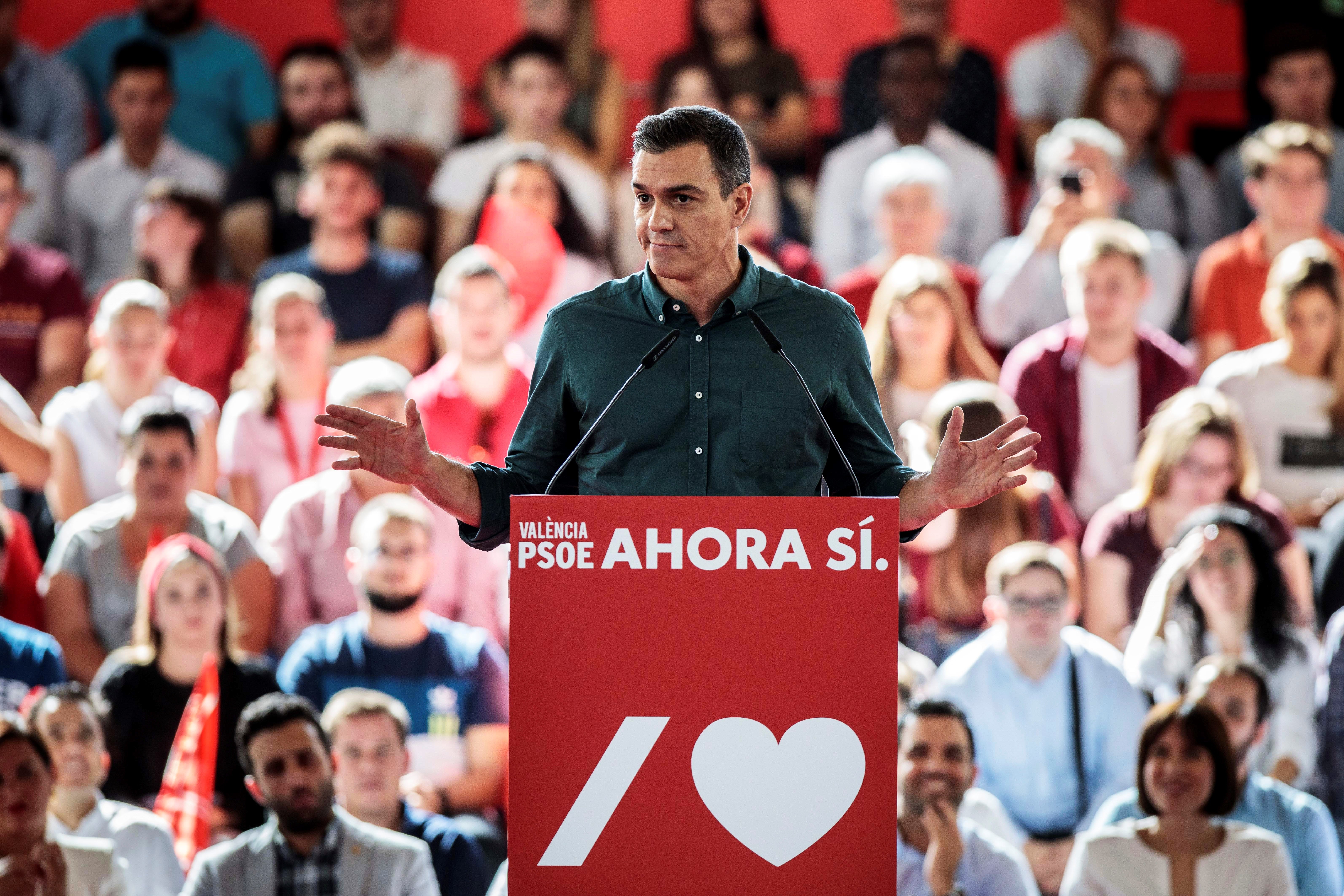Sánchez pide el "voto útil" para el PSOE por ser la única opción para un gobierno "estable y progresista" Sánchez pide el "voto útil" para el PSOE por ser la única opción para un gobierno "estable y progresista"