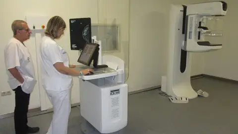 Nuevo mamógrafo adquirido por el Hospital General Universitario de Elche. Nuevo mamógrafo adquirido por el Hospital General Universitario de Elche.