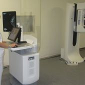 Nuevo mamógrafo adquirido por el Hospital General Universitario de Elche.