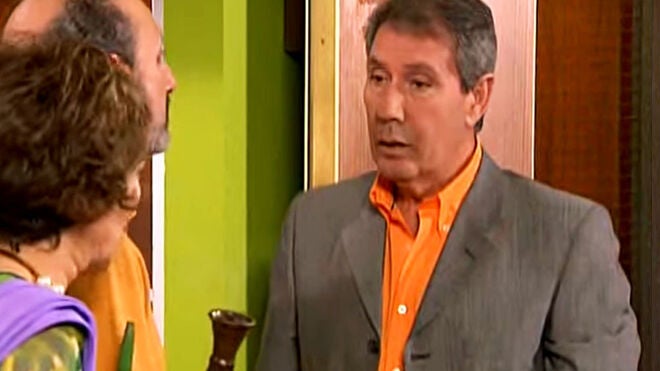 Muere Nicolás Dueñas, el actor que interpretó al padre de Lucía 'la pija' en Aquí no hay quien viva Muere Nicolás Dueñas, el actor que interpretó al padre de Lucía 'la pija' en Aquí no hay quien viva