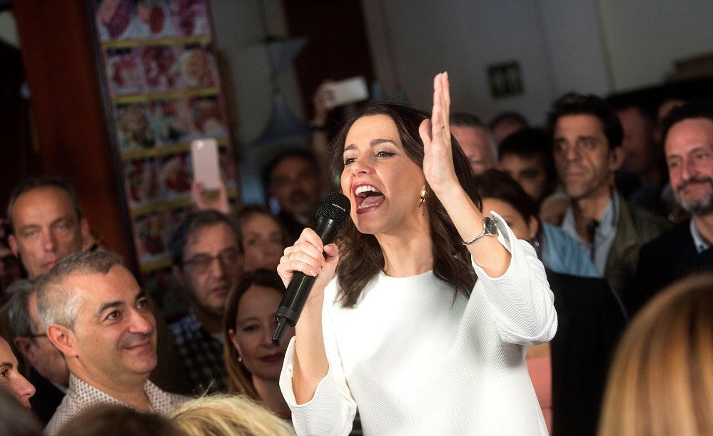 Arrimadas asegura que Sánchez "es el candidato de ERC" para estas elecciones Arrimadas asegura que Sánchez "es el candidato de ERC" para estas elecciones