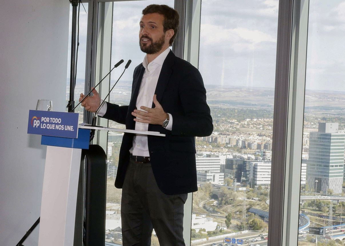 Casado avisa que Sánchez será "responsable directo" si no garantiza la seguridad del Rey y de los catalanes Casado avisa que Sánchez será "responsable directo" si no garantiza la seguridad del Rey y de los catalanes