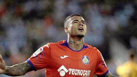  El jugador brasile&ntilde;o del Getafe Robert Kenedy celebra un gol contra el Celta de Vigo, en el partido de la jornada 12 de LaLiga Santander