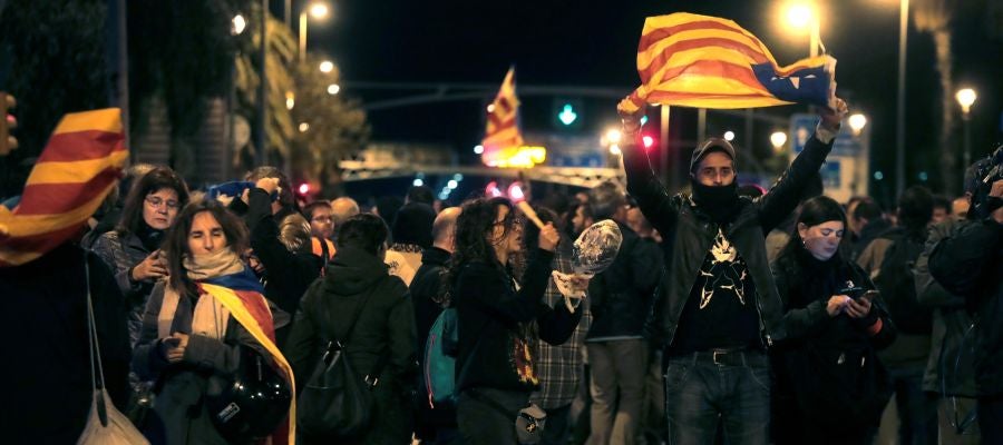 Los CDR convocan una cacerolada frente al Hotel Juan Carlos I para protestar por la visita del rey a Barcelona Los CDR convocan una cacerolada frente al Hotel Juan Carlos I para protestar por la visita del rey a Barcelona