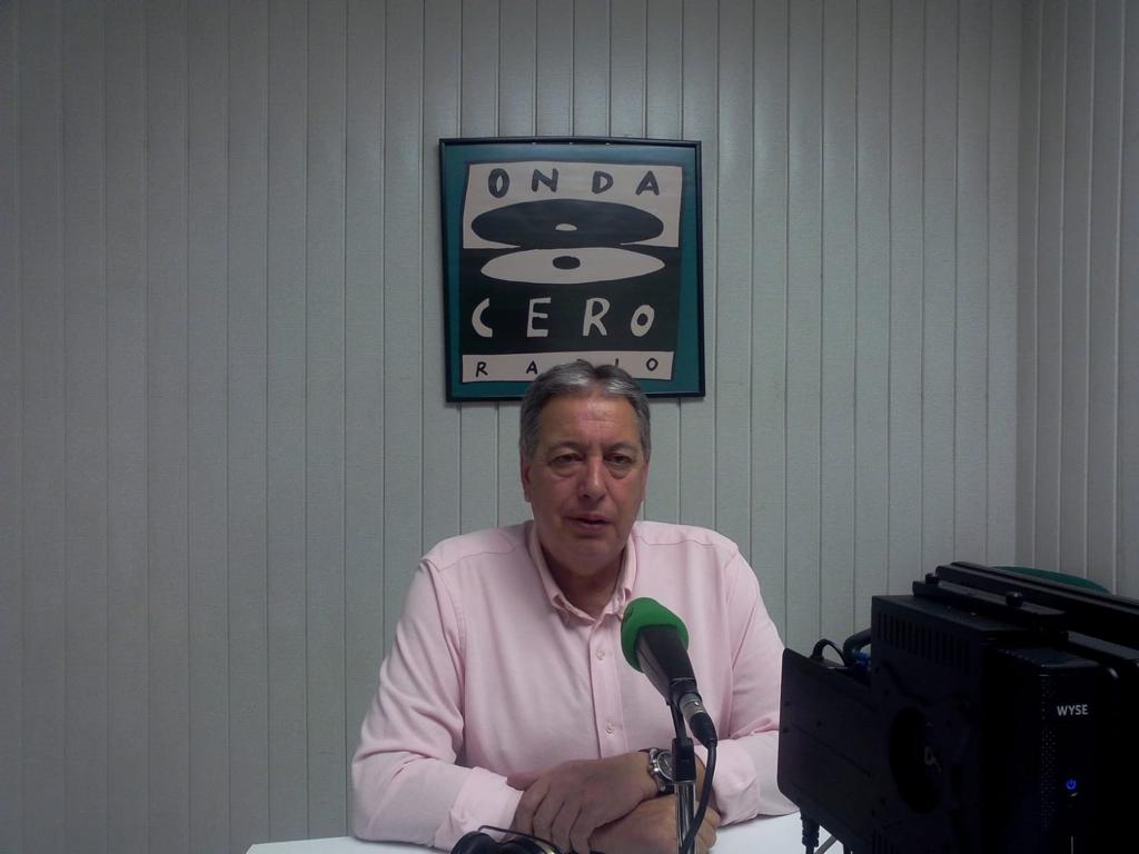 Francisco Molina: "Los grandes productores de petróleo bajan la producción para que el precio no baje" Francisco Molina: "Los grandes productores de petróleo bajan la producción para que el precio no baje"