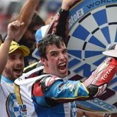 Deportes Antena 3 (03-11-19) Álex Márquez se proclama campeón del mundo de Moto2 Deportes Antena 3 (03-11-19) Álex Márquez se proclama campeón del mundo de Moto2