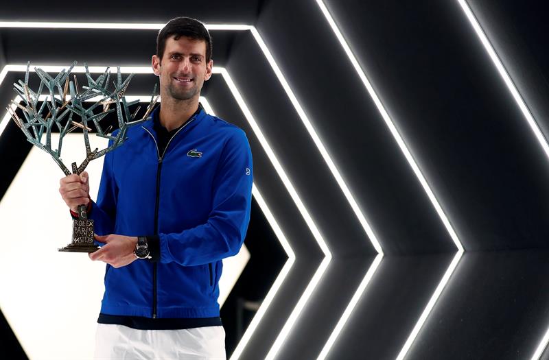 Djokovic suma su quinta copa en París y se queda a un Másters 1.000 de Nadal Djokovic suma su quinta copa en París y se queda a un Másters 1.000 de Nadal