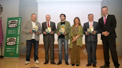 Foto de familia de los ganadores Foto de familia de los ganadores