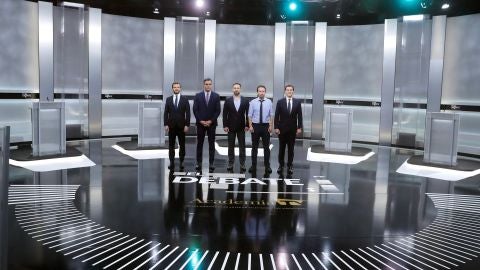 Imagen de los cinco candidatos en el debate del 4N