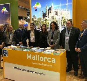 La delegación mallorquina, presidida por Catalina Cladera, en la WTM de Londres. La delegación mallorquina, presidida por Catalina Cladera, en la WTM de Londres.