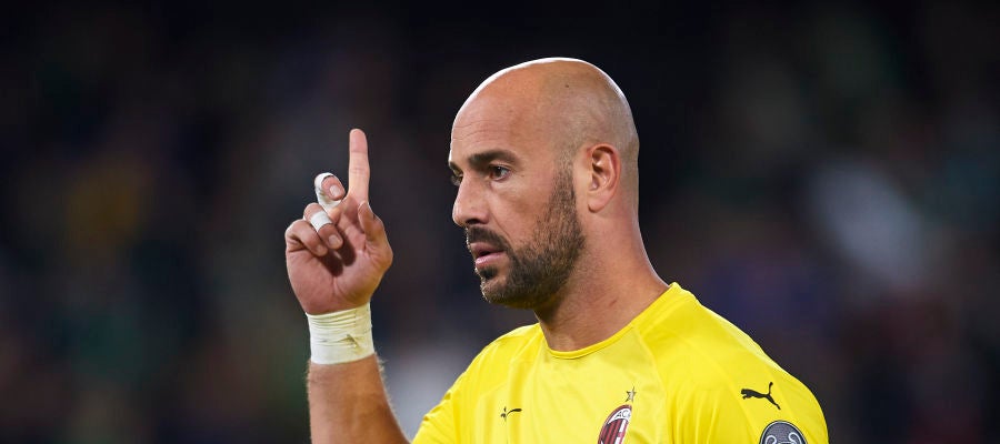 Pepe Reina, durante un partido con el Milan Pepe Reina, durante un partido con el Milan
