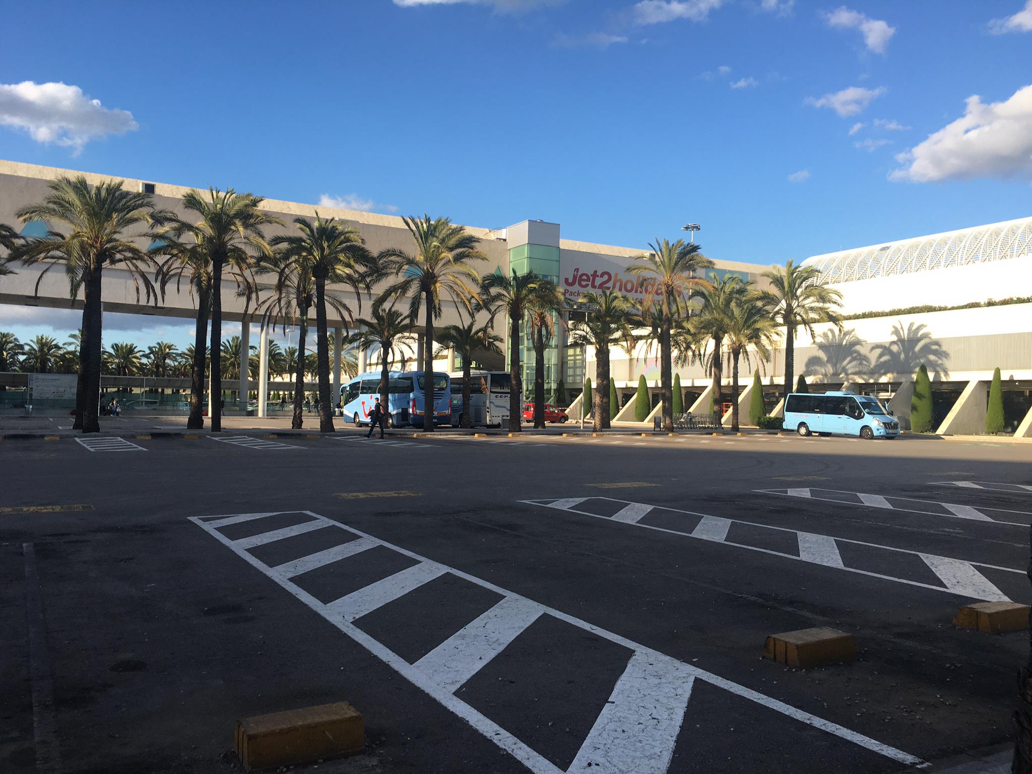 Sanitarios controlarán a los viajeros y transportistas que entren en Baleares Sanitarios controlarán a los viajeros y transportistas que entren en Baleares