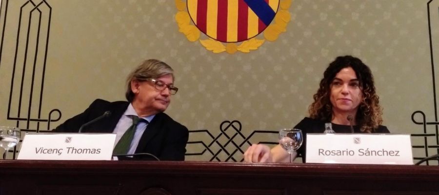 La Consellera de Hacienda, Rosario Sánchez, junto al Presidente del Parlament, Vicenç Thomàs La Consellera de Hacienda, Rosario Sánchez, junto al Presidente del Parlament, Vicenç Thomàs